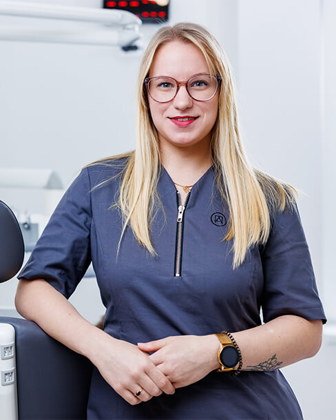 Sajtos Kitti, fogászati asszisztens és dentálhigiénikus, Artdent fogászat és szájsebészet.
